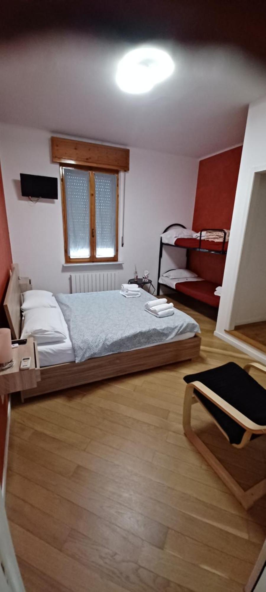 Maruffi 17 Zona Clinica Bilocali Apartment Piacenza Ruang foto